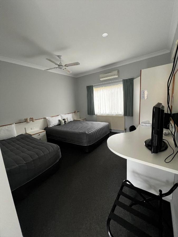 Tumbarumba Motel & Elms Restaurant Extérieur photo