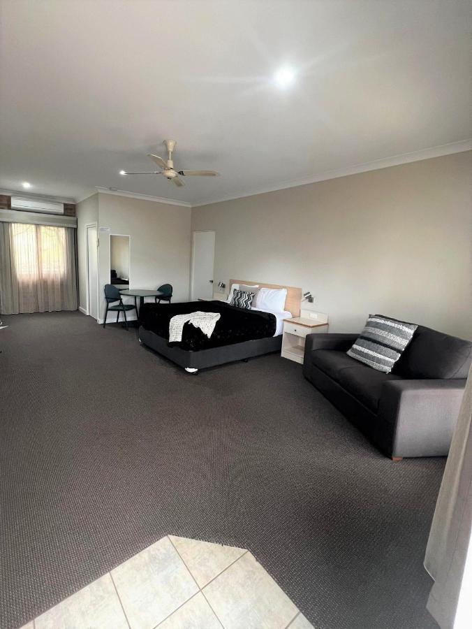 Tumbarumba Motel & Elms Restaurant Extérieur photo