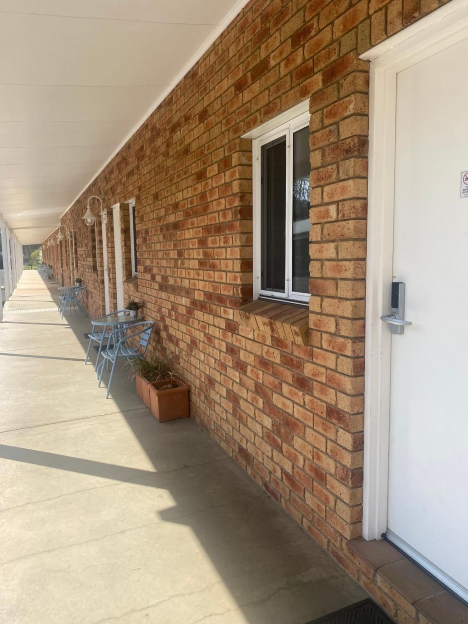 Tumbarumba Motel & Elms Restaurant Extérieur photo